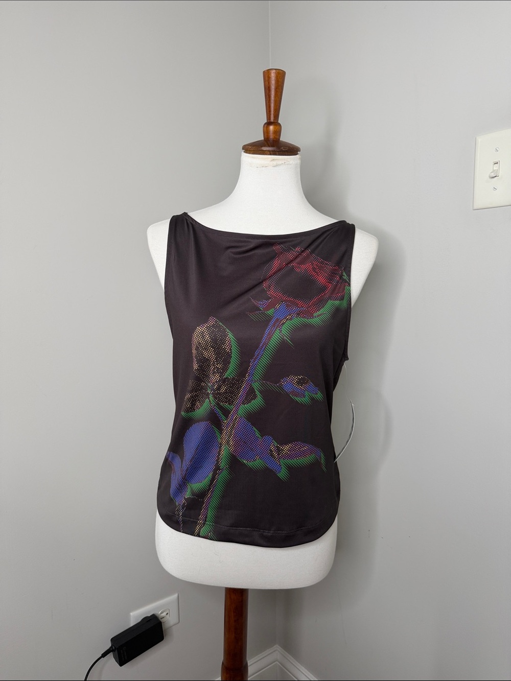 Urban Outfitters Women's Black Floral Graphic Sleeveless Top